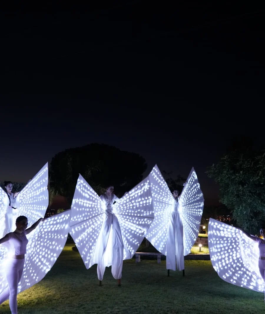 Stilt Walkers in Campania: The Finest Costumes Around