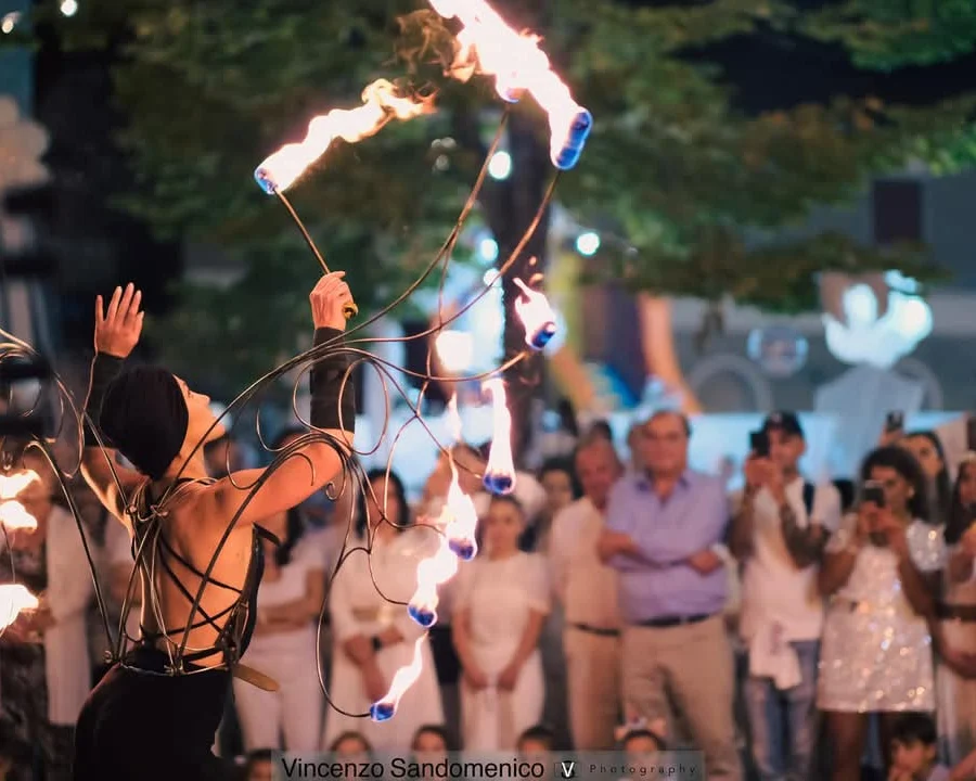 Artisti spettacoli col fuoco