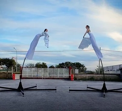 sway_pole_in_italy_aereal_show_performance_0